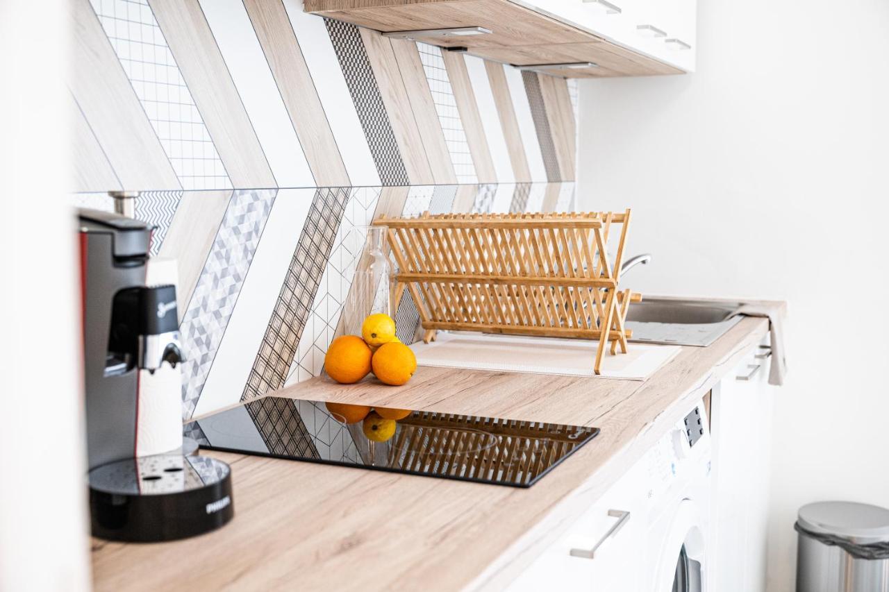 Corail Studio - 2Min Plage Centre Ville - Clim - Wifi - Parking Prive - Ideal Famille - La Grande Motte מראה חיצוני תמונה